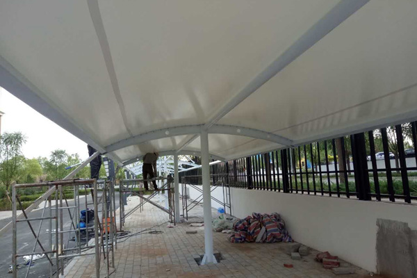 海口張拉膜車棚應該如何選擇材質